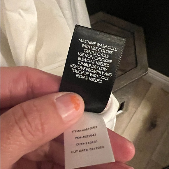 NWT. Torrid, size 2X, White Button Down Shirt - Picture 9 of 11